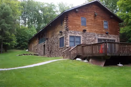 Large Modern Cabin with Hot Tub Tucked in Woods