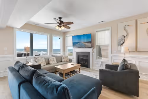 Renovated Beachfront Home, photo 4