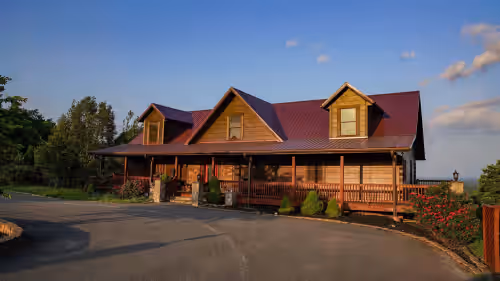 Huge 8BR Mountaintop Mansion, with Majestic Views,Oversized deck in Mt.Airy, NC, photo 2