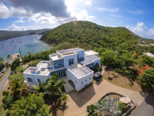 Contemporary  Waterfront Luxury Estate Views,Pool,AC,Gym