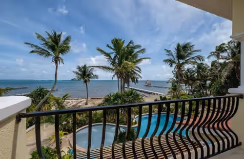 7 Bedroom Oceanfront Beach Villa with Private Pool, photo 3