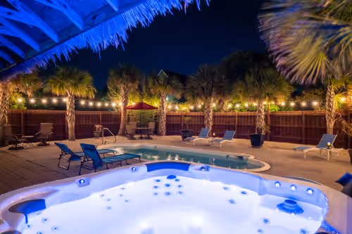 Private Getaway! Heated Pool, Hot Tub, & Tiki Bar! 5BD, 4.5BA, 5 min to beach, photo 2