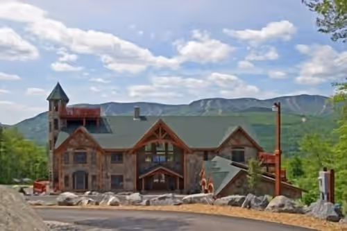 INDOOR POOL, 10BR, sleeps 38, 3 hot tubs, theater, roof deck
