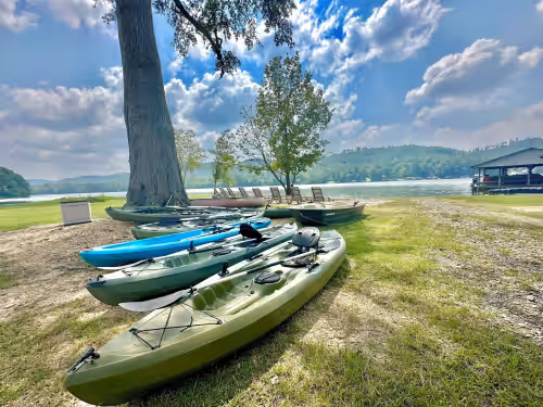 “The Magnolia House” LakeFront Compound Sleeps 58+! Pool, Hottub, kayaks, &more, photo 3