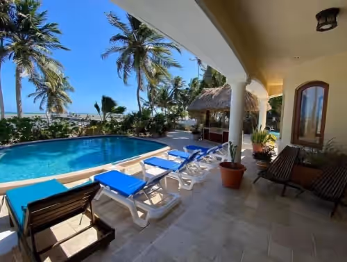 7 Bedroom Oceanfront Beach Villa with Private Pool, photo 2