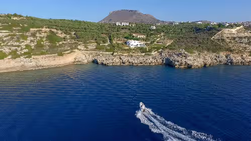 Blue Paradise Chania is a luxurious seafront estate providing space and privacy, photo 3