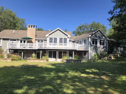 LAKE HOME! HOT TUB, GYM, FREEgolf cart, 2 kitchens