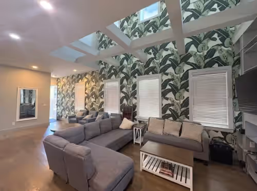 Updated: Bachelorette HQ + Roof Deck, Walk to Broadway 5bath, 3kings-12 twins