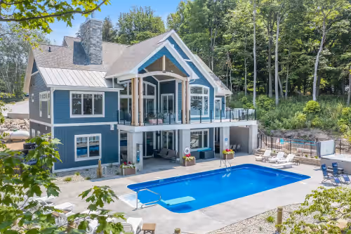 newly built house, beachfront, heated saltwater pool always 85°!