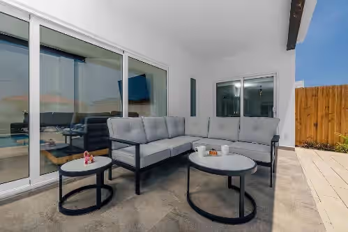 5BR Luxurious Villa with Pool in charming Esmeralda, photo 3