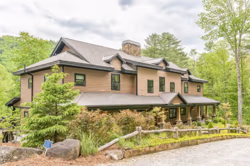 Luxury Lodge Sleeps 26 Comfortably at Sapphire Valley Resort, photo 2