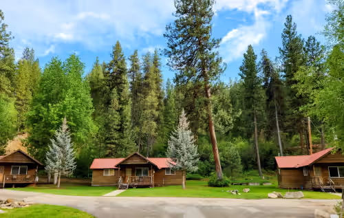 Comfortable Riverside Retreat on 4 acres in secluded Lowman Idaho. Sleeps 45, photo 3