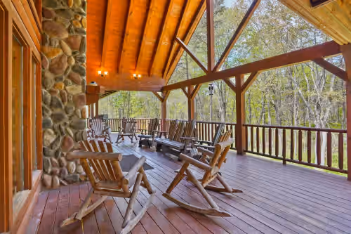 Best Location Lodge! Fishing Pond, WiFi , Fireplaces, Bball court, Onsite Trails, photo 3