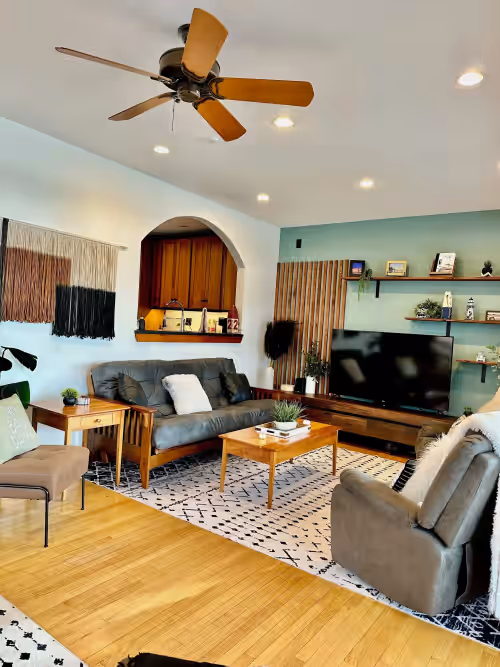 Find Your Bliss at this Private and Captivating Lakeside Retreat, photo 4