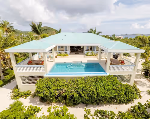 Luxury Ocean Front Villa! Infinity Edge Pool, Private Beach, Sunrise Views