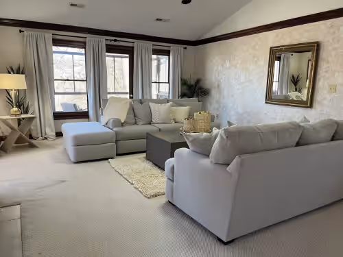 Boutique Hotel-like house on 20 acres + add ons to accommodate up to 20 guests