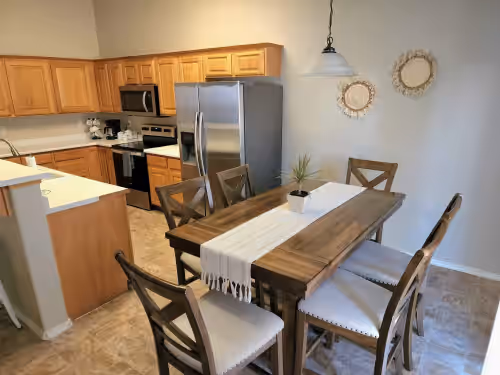 Quiet neighborhood, spacious home, near many activities, photo 3