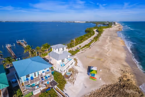 Twin Beaches: 2 houses ON the ocean/ON the river +Private Docks,Hot Tubs & More, photo 2