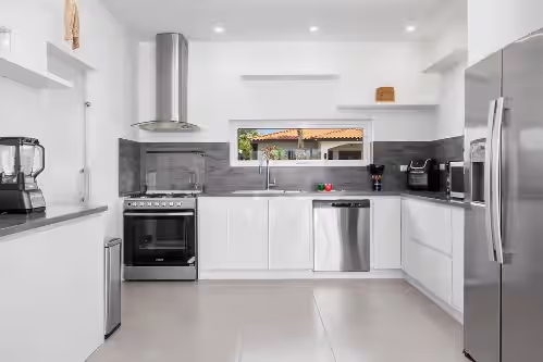 5BR Luxurious Villa with Pool in charming Esmeralda, photo 4