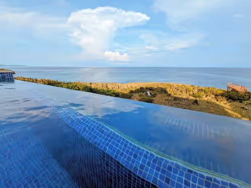 Stunning Oceanfront 5 Bed House with Infinity Pool