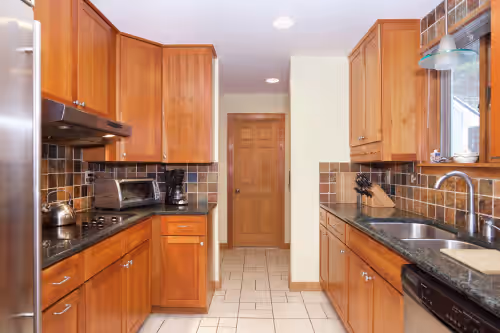 Fully equipped, granite counter kitchen at Stratton Spectacular