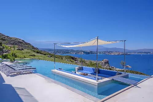 Blue Paradise Chania is a luxurious seafront estate providing space and privacy.