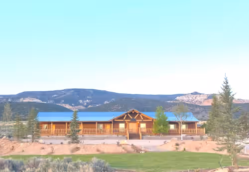 Thousand Lakes Lodge - 3 Suites & 7 Cabins Sleeps 50+ Family Reunions,Corporate Retreats,Weddings