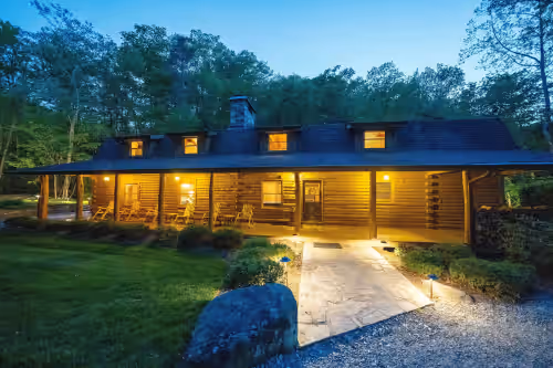 Luxury Mountain Cabin On 320+ Acres Near Asheville, Lake Lure & Hendersonville, photo 3