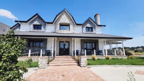 Manor at Santellan Vineyards 4156 sqft 6 bedroom - 4.5 bath