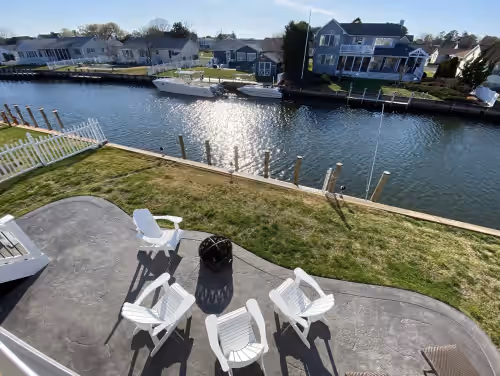 WATERFRONT PARADISE! Hot Tub! Bring Your Own Boat! Elevator (3 Floors Sleeps 13)