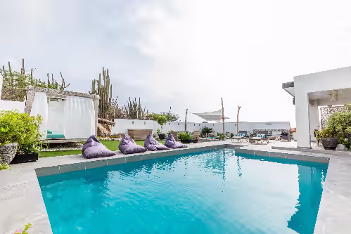 Luxury Oasis Villa with Pool! - 3 Mins to Beach, Shops, Restaurants, Market.
