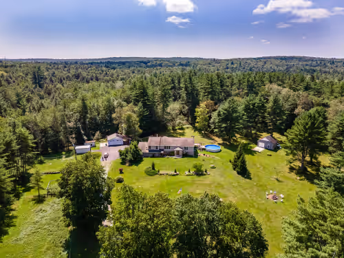 5 Star Secluded Private Estate -Hot Tub, Pool+Ski >Southwoods Mountain Vacation!