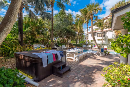 Chateau de la Mer: Gated Fla Beach Estate w/ heated pool, hot tub, elevator, photo 5