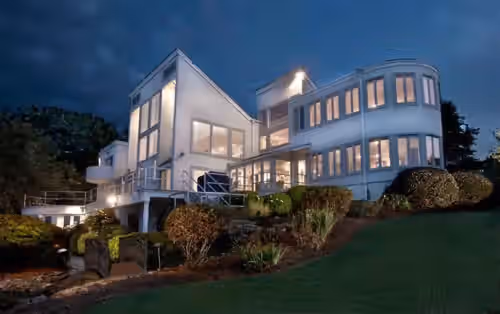 " Estate on the Lake" 7 BR/7 BA, 6 Suites, Over 8,400 Square Feet! Private Pool!