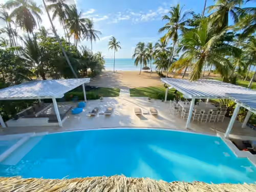 Spectacular BEACHFRONT luxury Villa with private pool, Jacuzzi chef, full staff