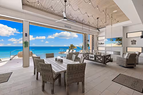 Luxe Beachfront Mansion, photo 3