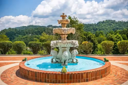 Kentucky's Majestic Mountaintop Estate: The Bluegrass Palace, photo 2