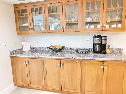 LAKE HOME! HOT TUB, GYM, FREEgolf cart, 2 kitchens, photo 4