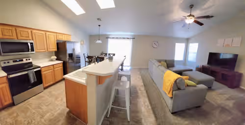 Quiet neighborhood, spacious home, near many activities, photo 4