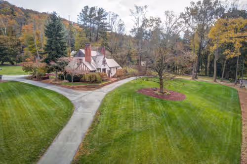 Historic 8 BR Tudor on 3 1/2 Acres. Private estate and beautiful setting, photo 3