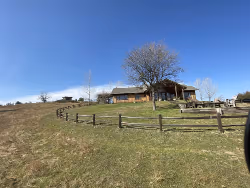 Starview Ranch: 3 homes w/ 7 bdrms, pool, sauna, spa & gym on 50 beautiful acres