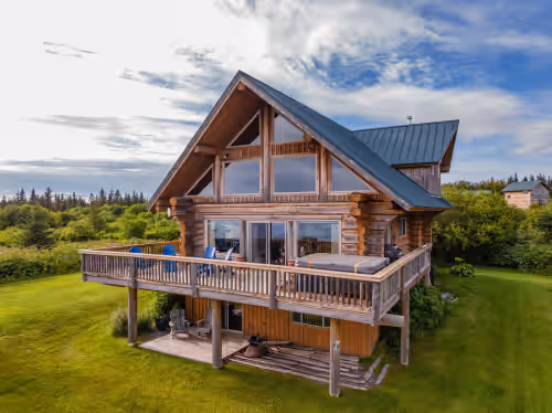 Gorgeous Log Home - Stunning Views, Hot Tub, Fire Pit, Infrared Sauna, & Trail