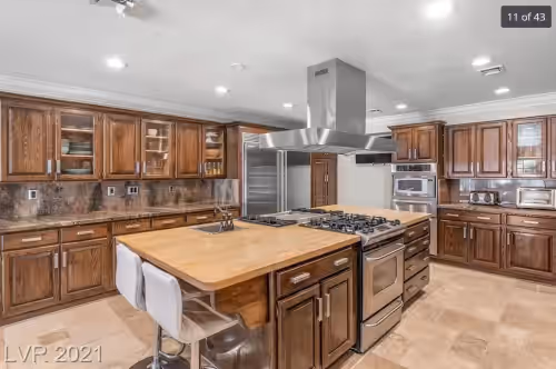 Private kitchen at Private Oasis just minutes from the Strip