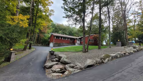 Hemlock Estate: Indoor Hot Tub, Heated Pool, Game Room; Spacious, Ski & More, photo 4