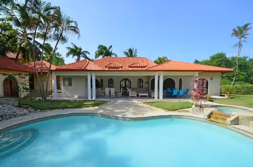 7BD Guest-Friendly Villa with Private Pool, Jacuzzi and Billiard, near Beach!