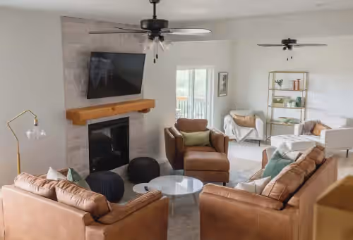 5-bedroom lodge on Table Rock! Game room w/ arcade & shuffleboard, lazy river!