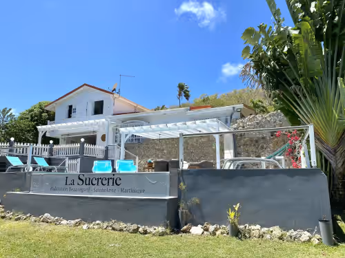La Sucrerie, villa with swimming pool 400 m from town and beaches