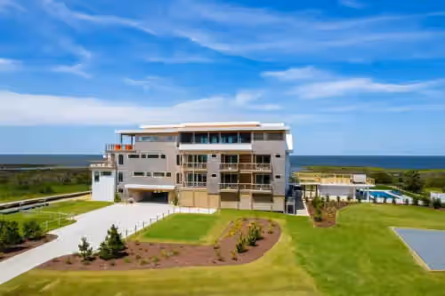 Soundfront 7 - Simply the Finest - New Modern Waterfront Home w/ Saltwater Pool