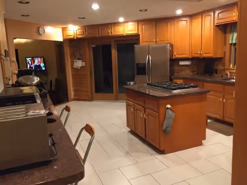 Large Modern Cabin with Hot Tub Tucked in Woods, photo 3