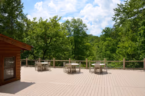 Riverfront Retreat w/Amazing Views! Fishing.Hiking.Deck.Gatherings/Weddings.WiFi, photo 4
